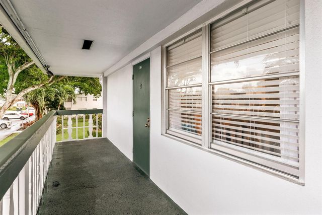 184 Oakridge L 184, Deerfield Beach, FL 33442