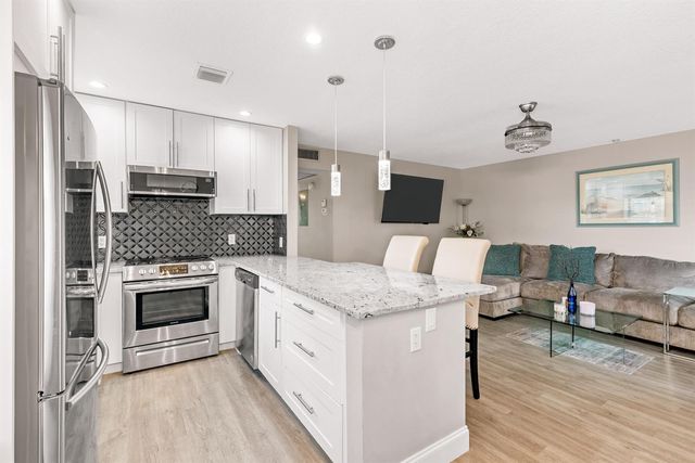 184 Oakridge L 184, Deerfield Beach, FL 33442