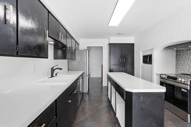 1819 Big Horn Drive, Houston, TX 77090