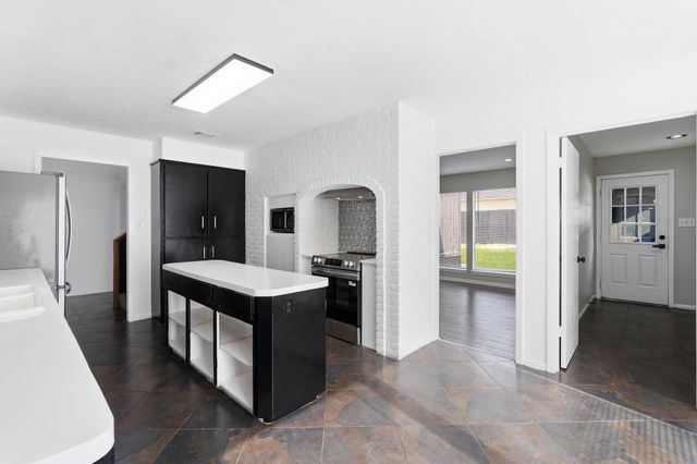 1819 Big Horn Drive, Houston, TX 77090