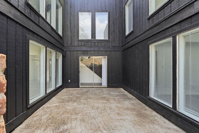 1819 Big Horn Drive, Houston, TX 77090