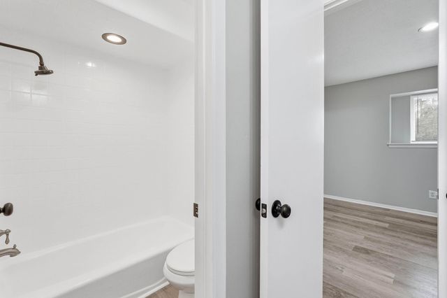 1819 Big Horn Drive, Houston, TX 77090