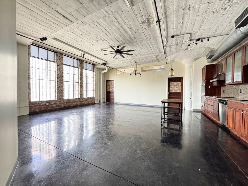 1122 Jackson Street 913, Dallas, TX 75202