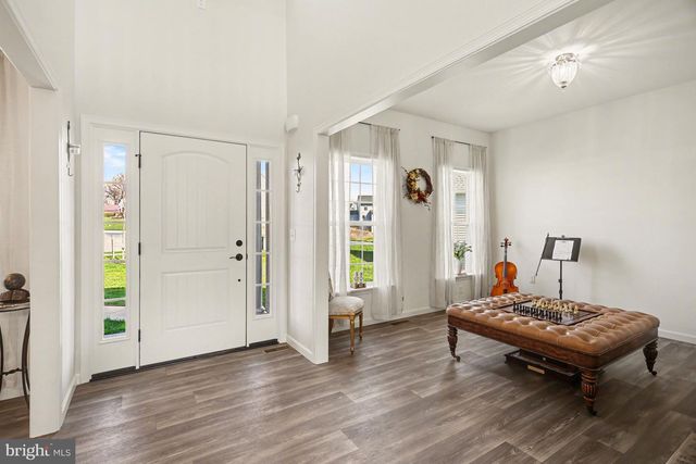 22 WALTON HILL CIR, Lititz, PA 17543