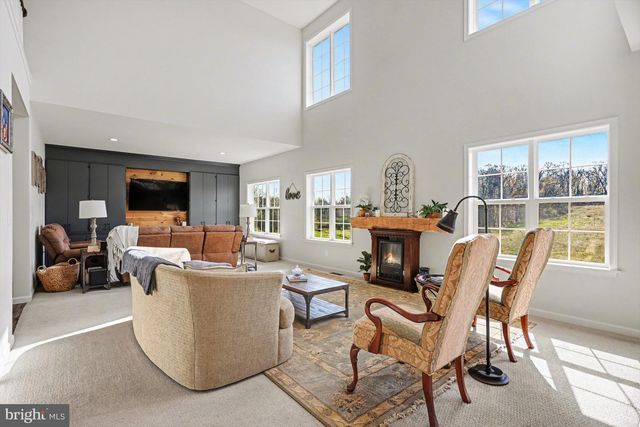 22 WALTON HILL CIR, Lititz, PA 17543