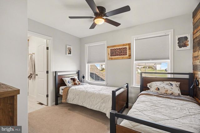 22 WALTON HILL CIR, Lititz, PA 17543