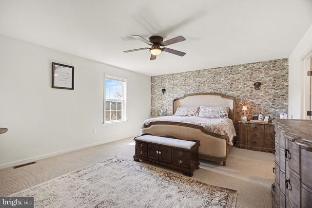 22 WALTON HILL CIR, Lititz, PA 17543