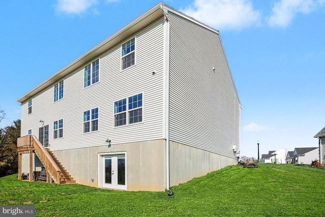 22 WALTON HILL CIR, Lititz, PA 17543