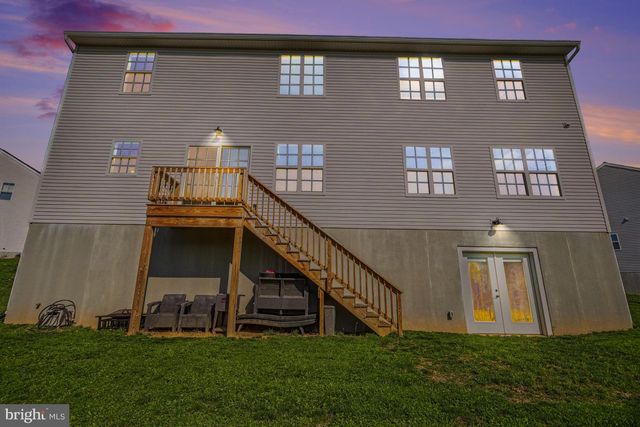 22 WALTON HILL CIR, Lititz, PA 17543
