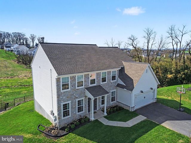 22 WALTON HILL CIR, Lititz, PA 17543