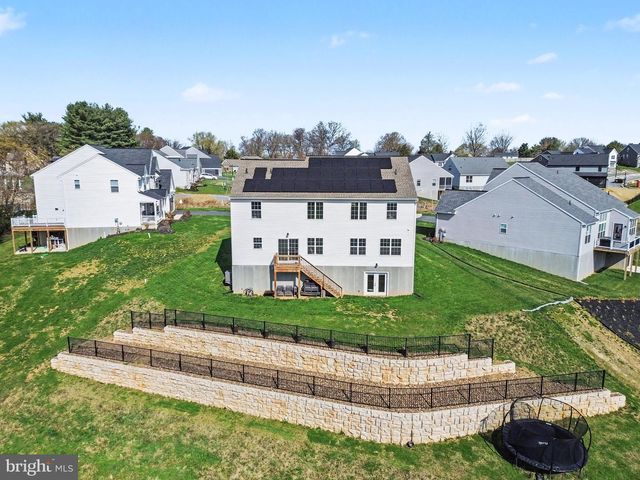 22 WALTON HILL CIR, Lititz, PA 17543