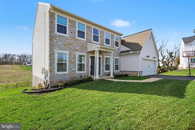 22 WALTON HILL CIR, Lititz, PA 17543