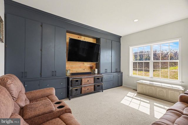 22 WALTON HILL CIR, Lititz, PA 17543