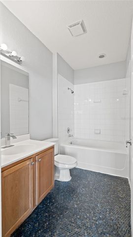 2586 GRAND CENTRAL PARKWAY 3, Orlando, FL 32839