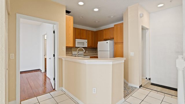 2586 GRAND CENTRAL PARKWAY 3, Orlando, FL 32839