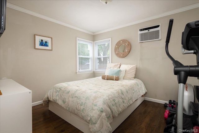 621 N Fulton Avenue, Lindenhurst, NY 11757