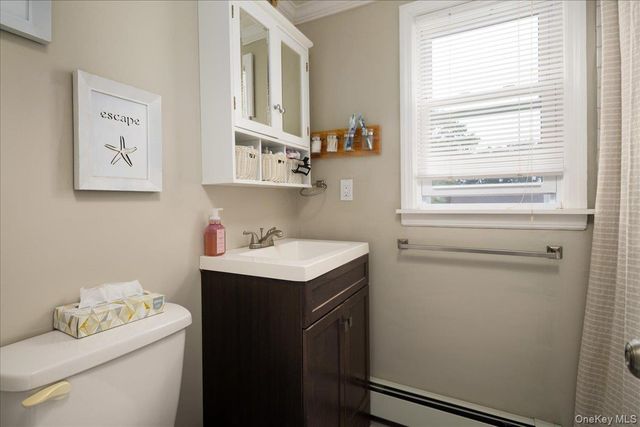 621 N Fulton Avenue, Lindenhurst, NY 11757