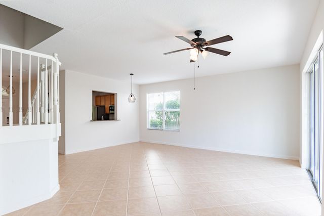 8065 Murano Circle, Palm Beach Gardens, FL 33418