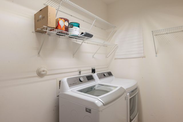 8065 Murano Circle, Palm Beach Gardens, FL 33418