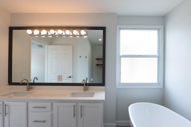 8065 Murano Circle, Palm Beach Gardens, FL 33418