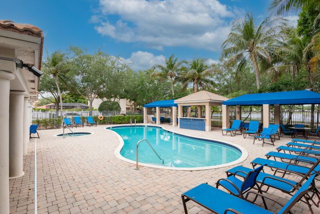 8065 Murano Circle, Palm Beach Gardens, FL 33418