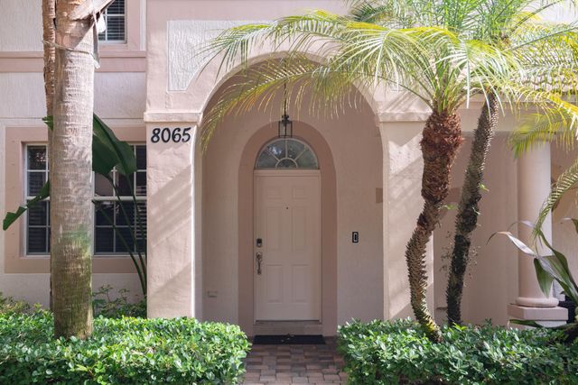 8065 Murano Circle, Palm Beach Gardens, FL 33418