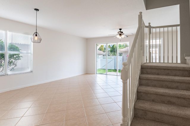 8065 Murano Circle, Palm Beach Gardens, FL 33418