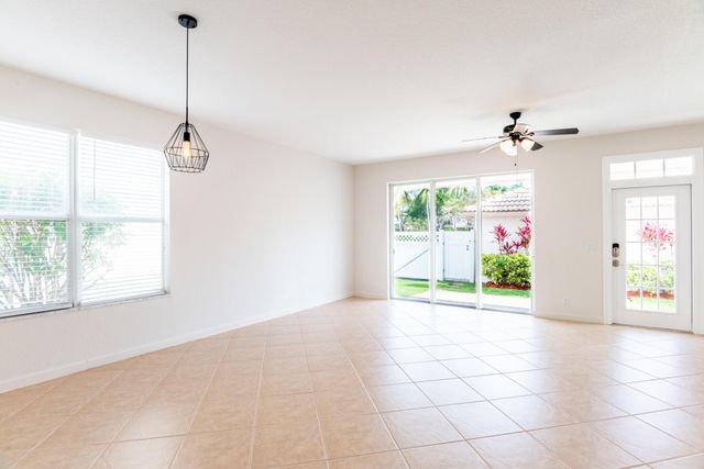 8065 Murano Circle, Palm Beach Gardens, FL 33418