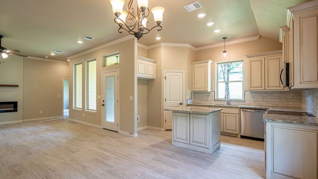 2714 Austin Drive, Granbury, TX 76048