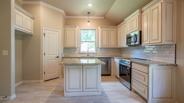 2714 Austin Drive, Granbury, TX 76048