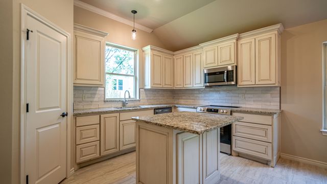 2714 Austin Drive, Granbury, TX 76048