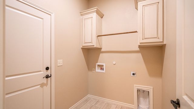 2714 Austin Drive, Granbury, TX 76048