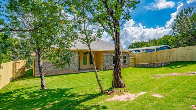 2714 Austin Drive, Granbury, TX 76048