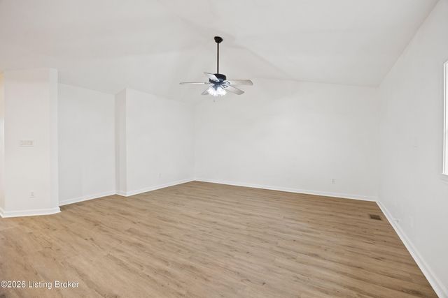 11317 Ashbrooke Gardens Dr, Louisville, KY 40229