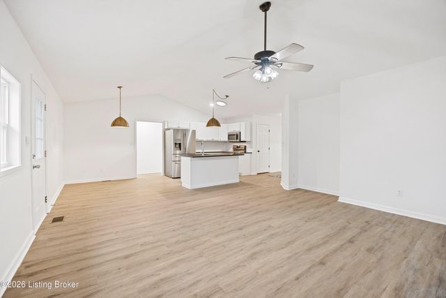 11317 Ashbrooke Gardens Dr, Louisville, KY 40229