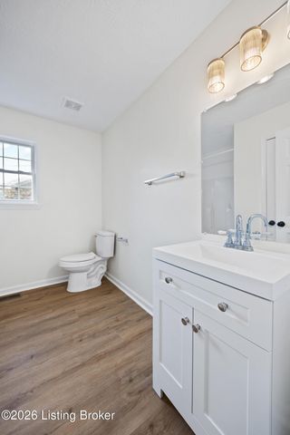 11317 Ashbrooke Gardens Dr, Louisville, KY 40229