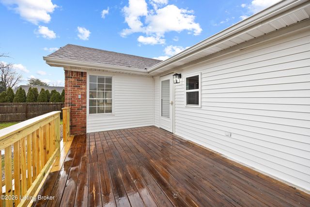 11317 Ashbrooke Gardens Dr, Louisville, KY 40229