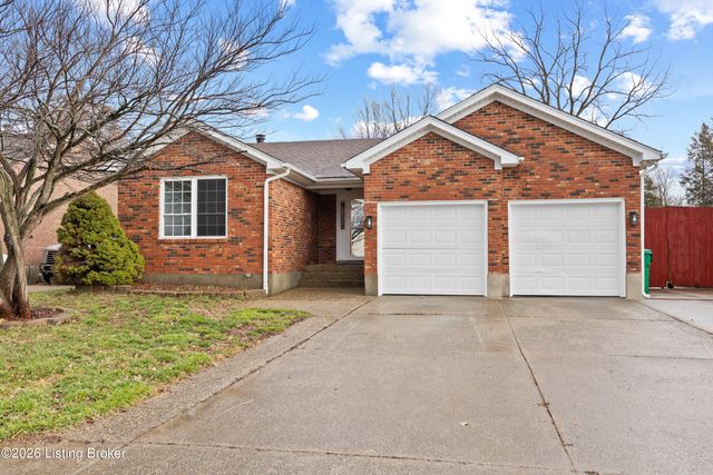 11317 Ashbrooke Gardens Dr, Louisville, KY 40229