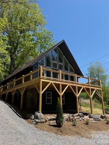 93 Horse Ring Drive, Burnsville, NC 28714