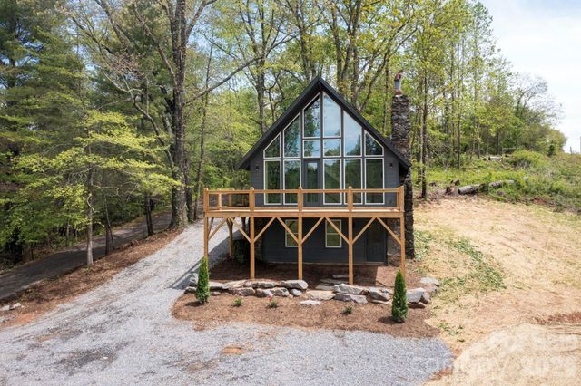 93 Horse Ring Drive, Burnsville, NC 28714