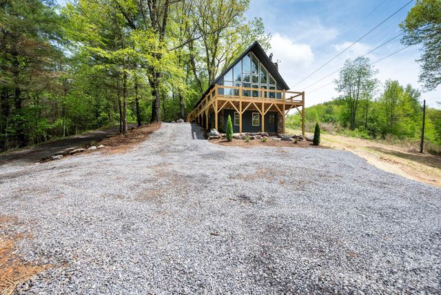 93 Horse Ring Drive, Burnsville, NC 28714