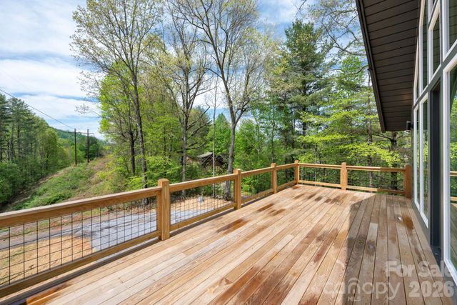 93 Horse Ring Drive, Burnsville, NC 28714