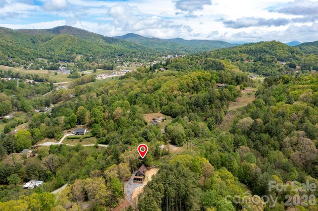93 Horse Ring Drive, Burnsville, NC 28714