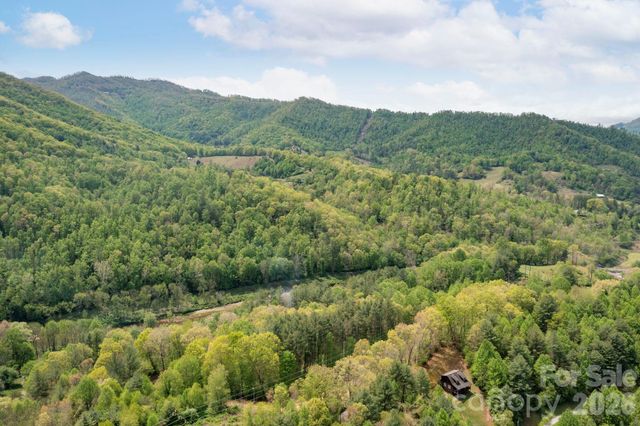 93 Horse Ring Drive, Burnsville, NC 28714