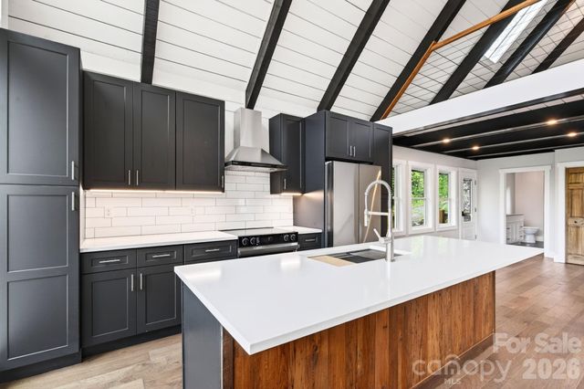 93 Horse Ring Drive, Burnsville, NC 28714