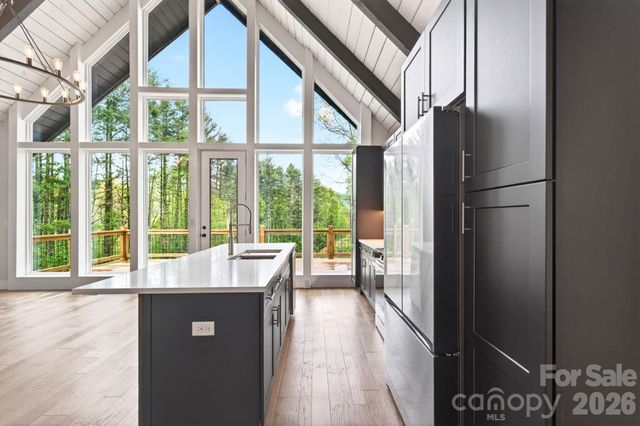93 Horse Ring Drive, Burnsville, NC 28714