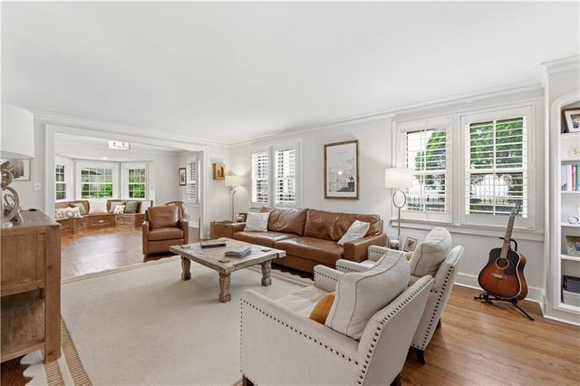 2109 W 50th Street, Westwood Hills, KS 66205