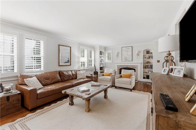 2109 W 50th Street, Westwood Hills, KS 66205