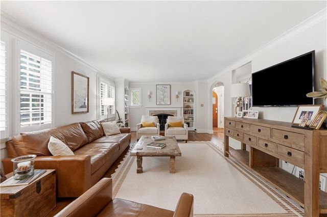 2109 W 50th Street, Westwood Hills, KS 66205