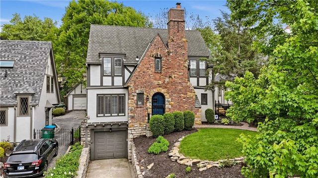 2109 W 50th Street, Westwood Hills, KS 66205